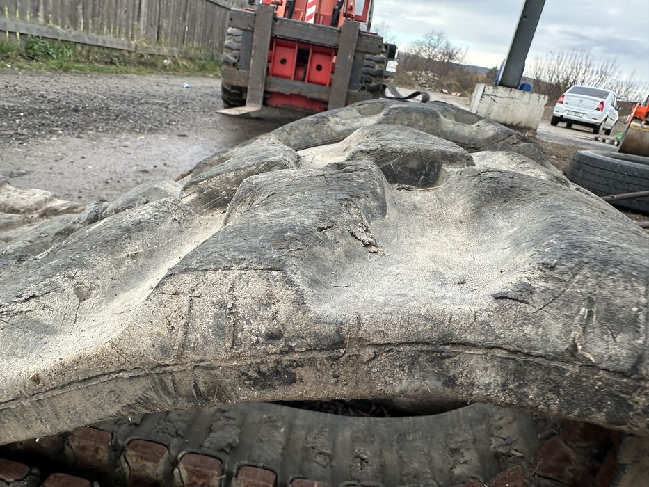 Senila miniexcavator si cupe!