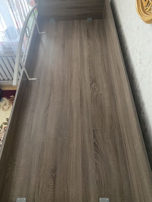 Двухъярусная кровать