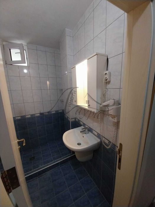 Дава се под наем Двустаен апартамент в Шумен, Център - 76 кв.м за 331.5 € - Снимка #7