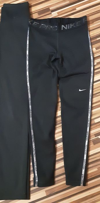 (S)NIKE PRO оригинални клинове (40лв) екип(99лв) и блуза(59лв)