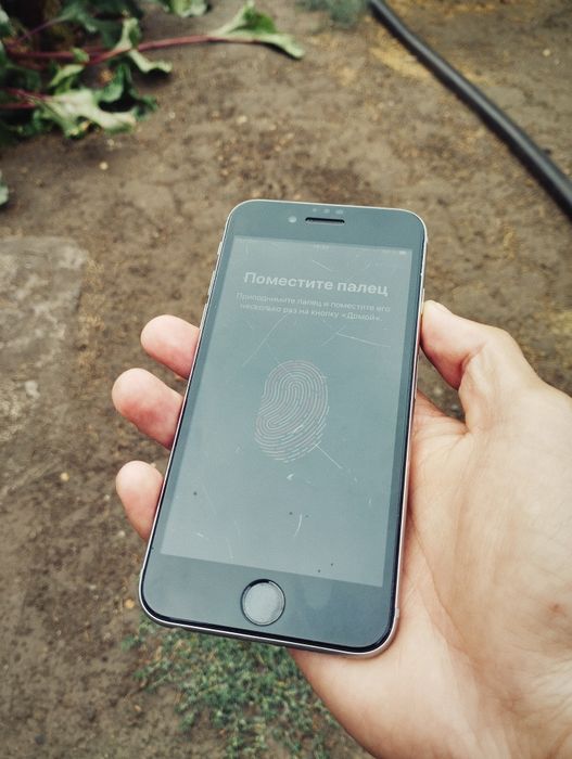 Продам iPhone 6s 64GB
