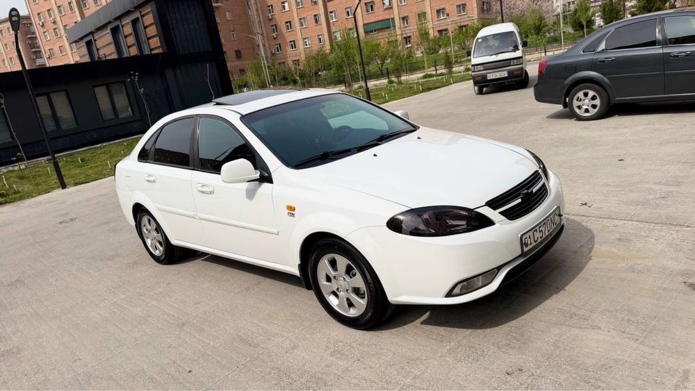 Срочна узимни жентрамни сотаман 2020 йил 105000 Кира килинмаган мошина