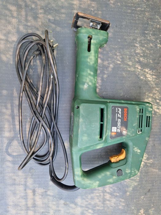 Vând fierastrau sabie Bosch 550w