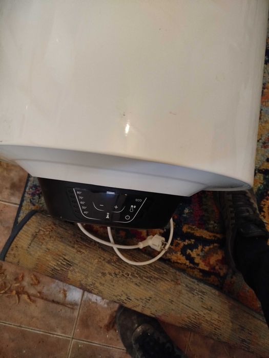 Vând Boiler electric Ariston