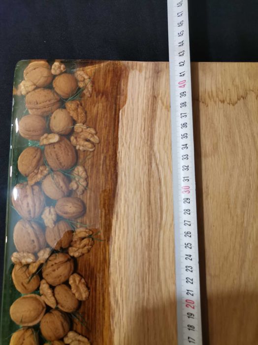 Плато за сервиране и рязане, масив орех и кристална епоксидна смола