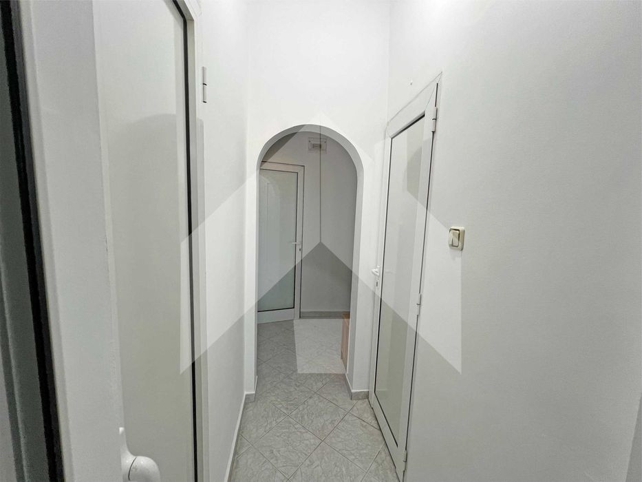 Продава се Двустаен апартамент в Нови пазар - 60 кв.м за 935 €/кв.м - Снимка #21