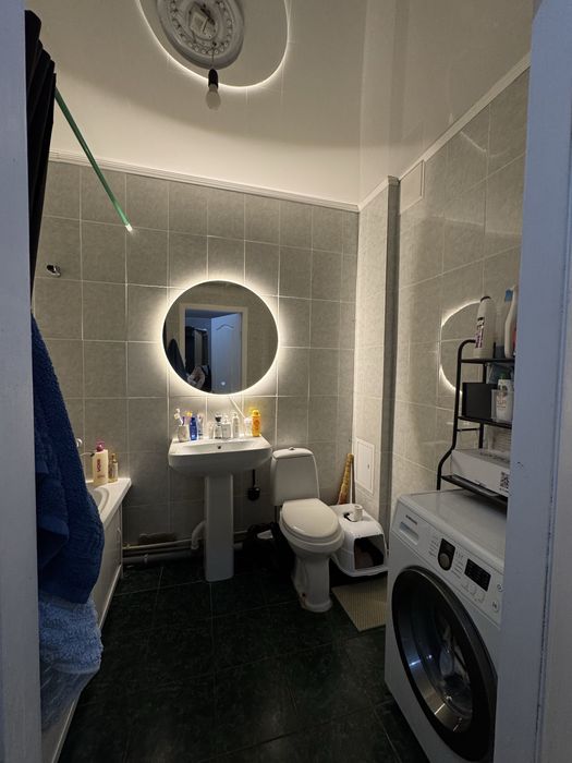 возьму девушку на подселение