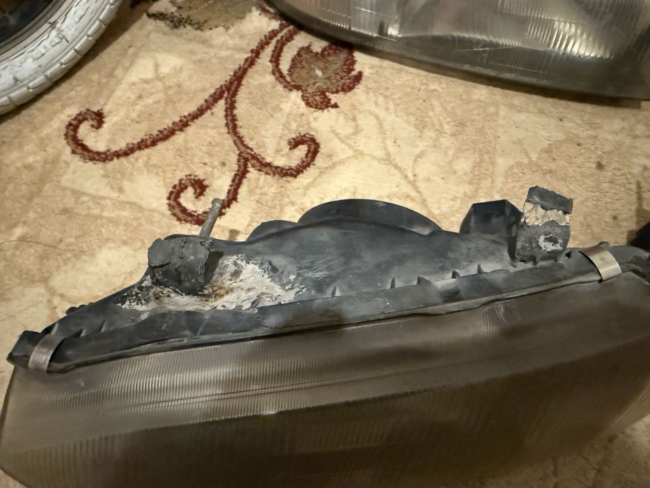 Продам фары на б3