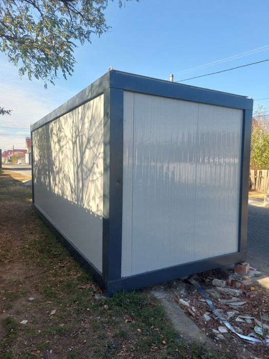 Containere modulare din panouri sandwich – soluții flexibile pentru spații moderne

Oferim containere modulare realizate din panouri sandwich, concepu