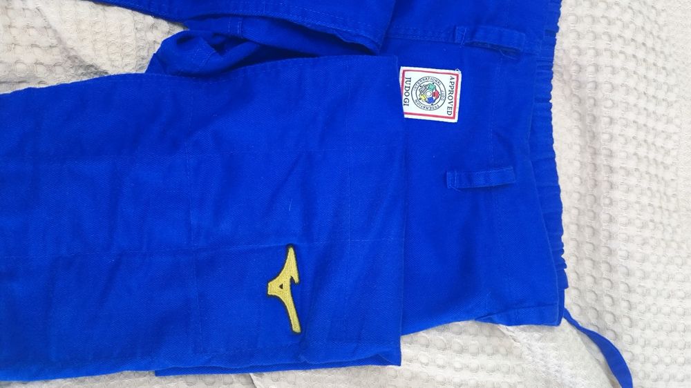 Продам кимоно для дзюдо