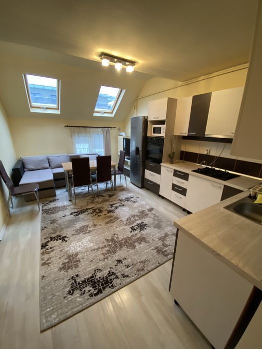 Apartament cu 3 camere  ( 2 dormitoare , living+bucătărie , dresing) cu Lift