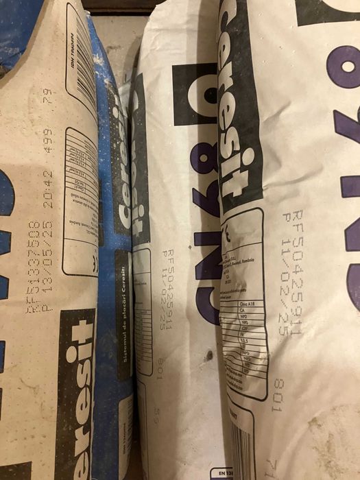 2 saci sapa autonivelanta Ceresit CN68 si 2 saci adeziv Ceresit CM11