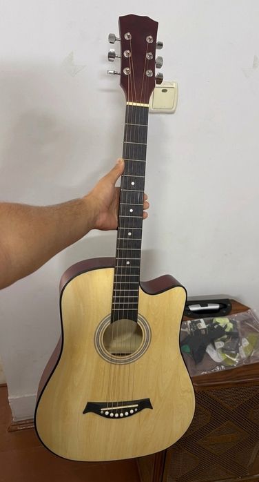 Acustik gitara 38 o'lchamli. 620 ming kelishamiz