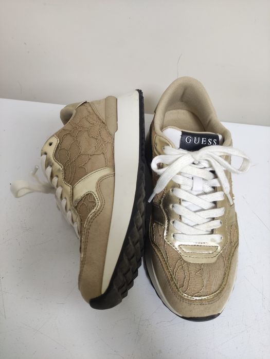 Дамски обувки на Guess номер 38 като нови