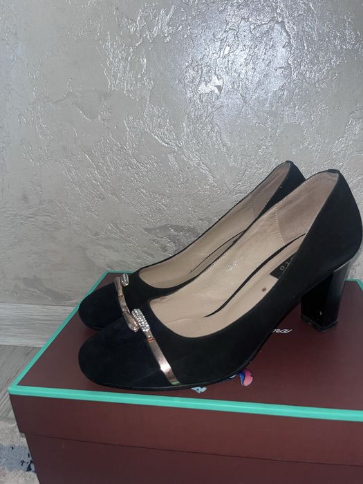 Женские туфли 37 размер