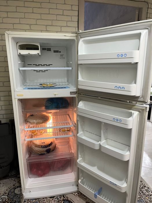Продам холодильник