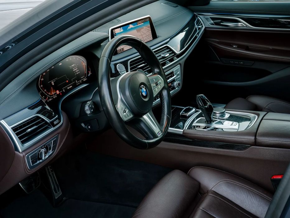 BMW Seria 7 2021 — imagine 4