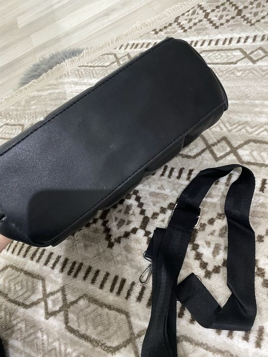 Дамск черна чанта