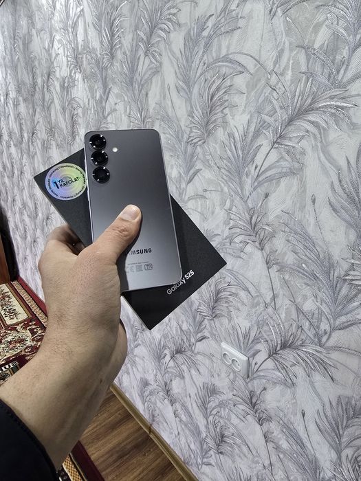 Srochno Samsung S25 2sim 12/256g sotiladi