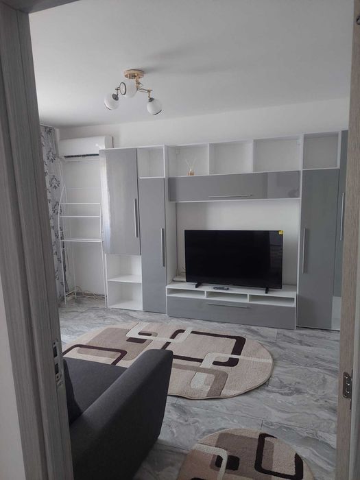 Ofer apartament spre inchiriere