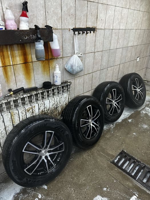 Комлпект дисков 235/65/17 с титанками