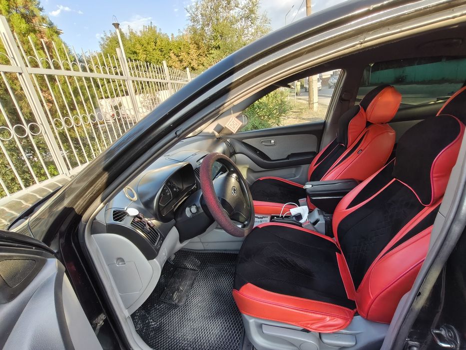 Продам машину Hyundai Avent 2006