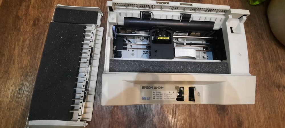 Матричный принтер Epson LQ-100+