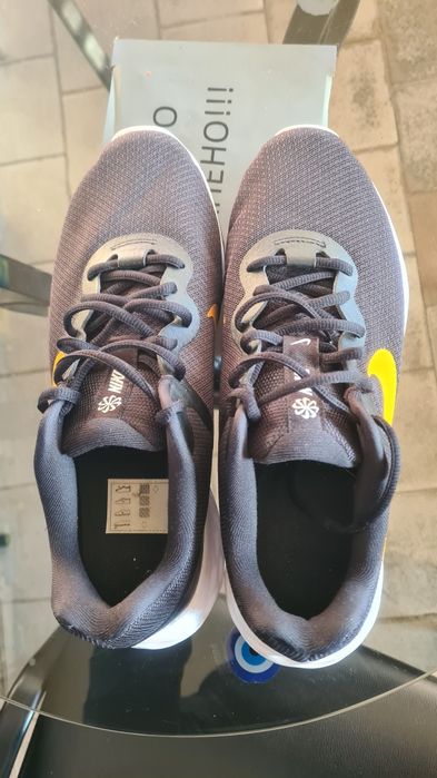 Nike маратонки  42.5