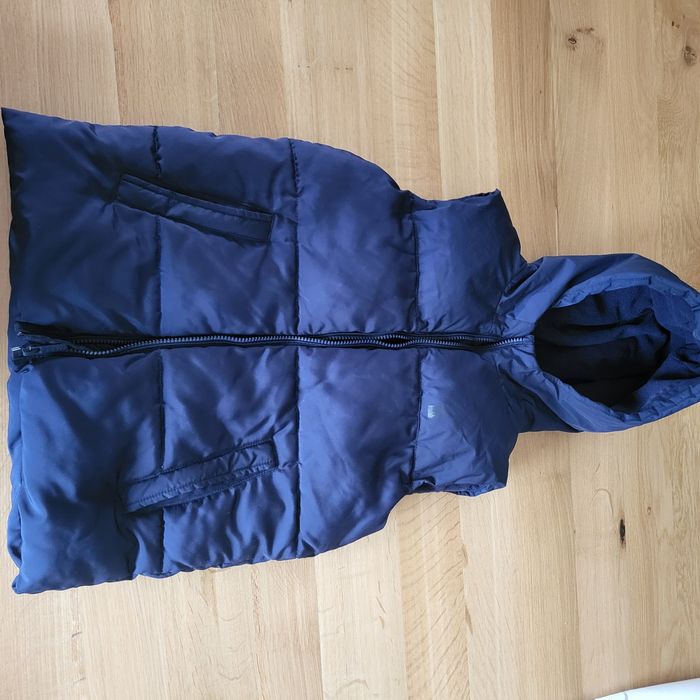 H&M impermeabila, Vesta si Jersey