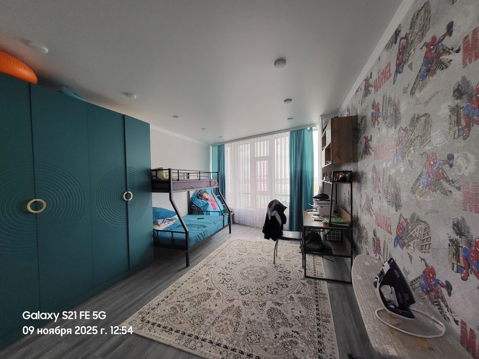 Продам квартиру в 11 микрорайоне.