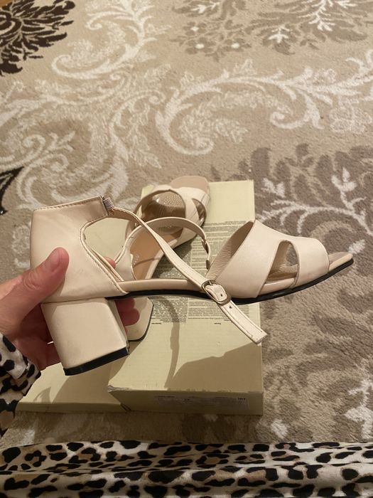 Босоножки 38 размер