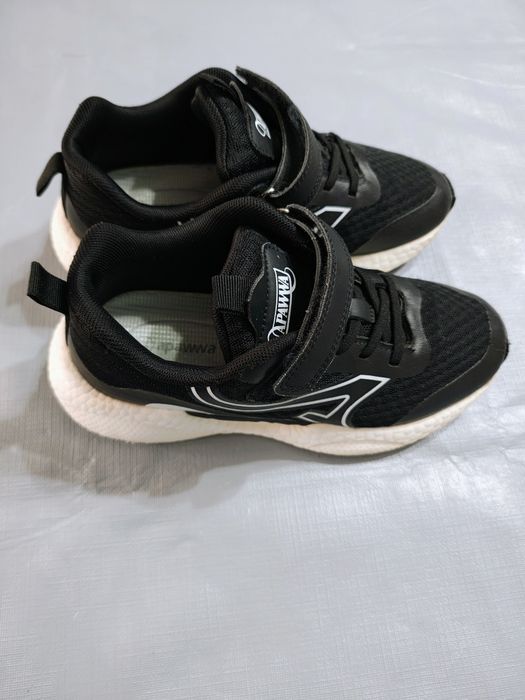 Adidas mărimea 35.Pret.20 lei.