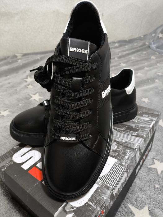 Продам кеды.Натуральная кожа