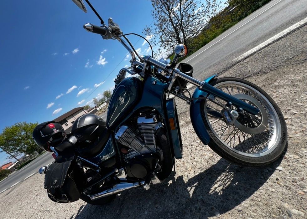 Suzuki Intruder VS800