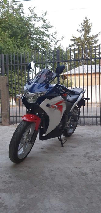 Honda CBR250R 2011