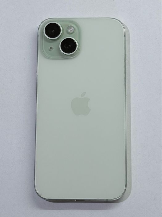 iPhone 15 Green 94% battery