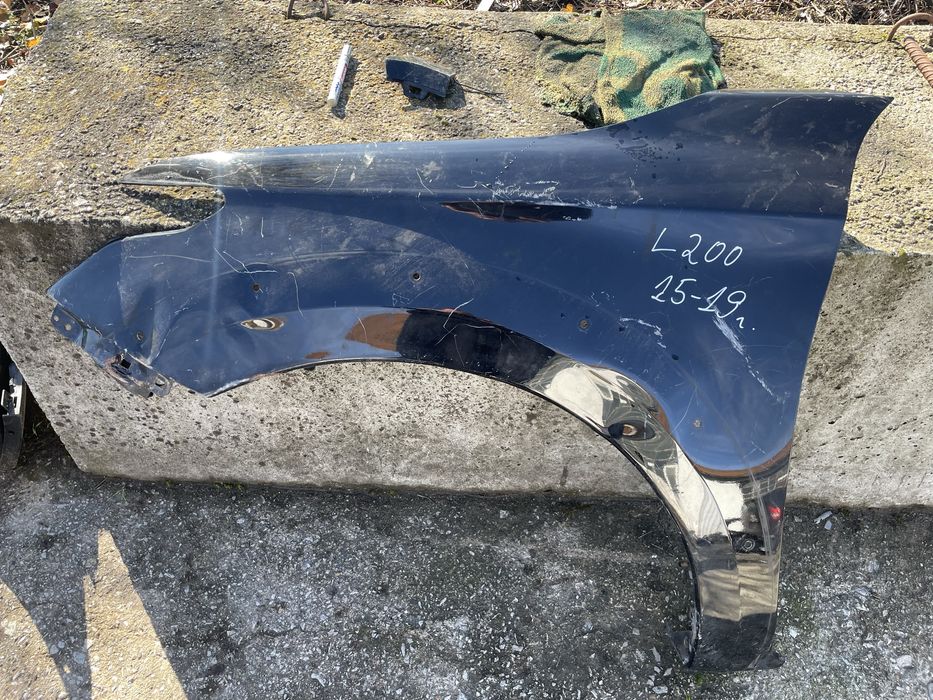 Ляв калник за Mitsubishi L200 Мицубиши Л200  2015-2019г