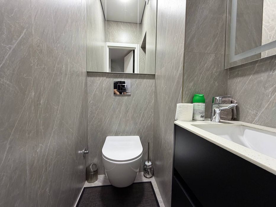 Продается 2 конатная квартира ремонт ул.Мустакиллик, кафе Дархан