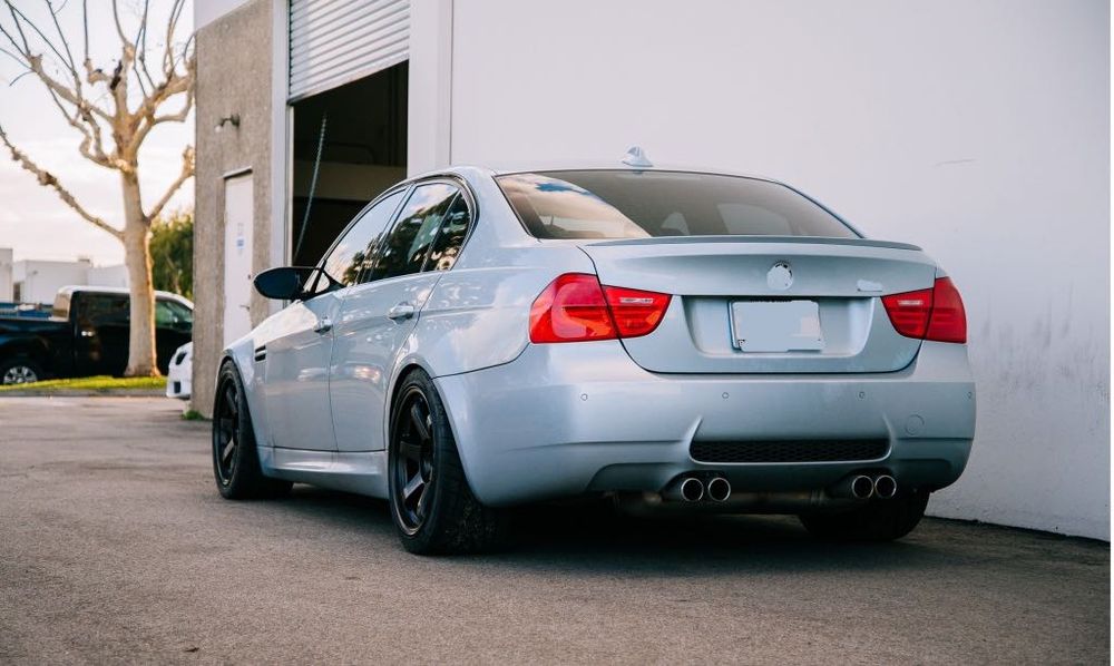 Bara spate M3 look compatibila cu BMW Seria 3 E90(2005-2012)