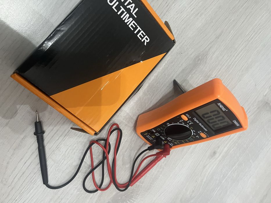 Multimetru Digital