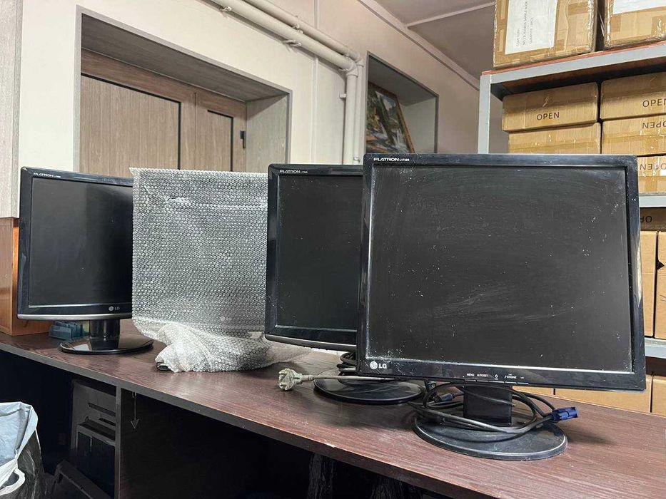 Продаются мониторы Lg 1755