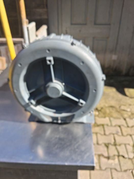 Vând suflanta de aier de 2.2kw