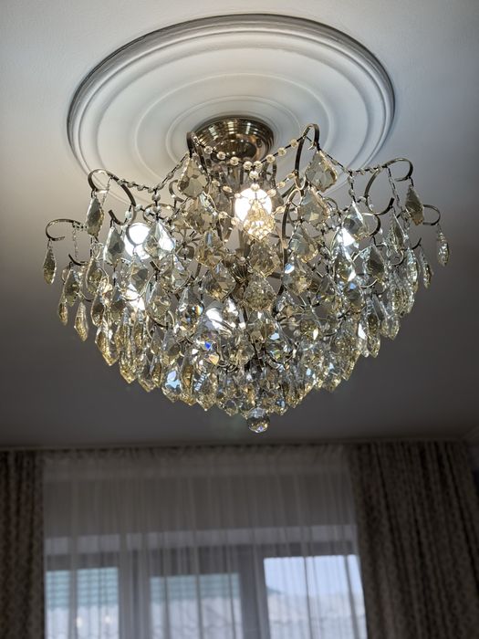 Люстра диаметр 70см в хорошем состоянии