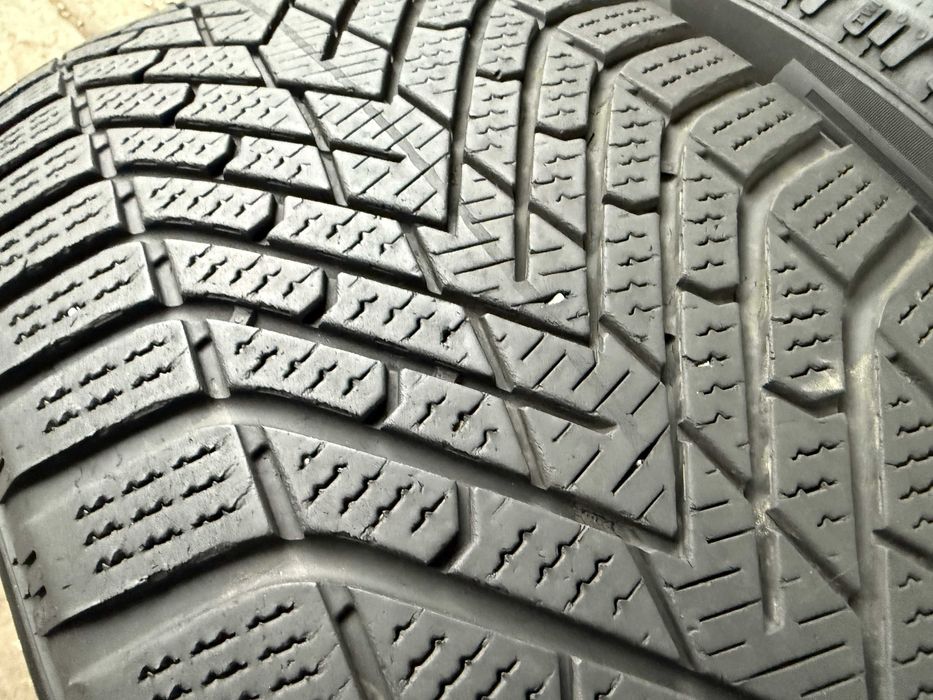 2x Anvelope Iarna 235/50 R20 seal - Pirelli Scorpion Winter 2 elect