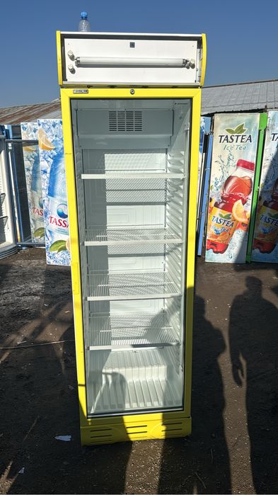 Витринный холодильник