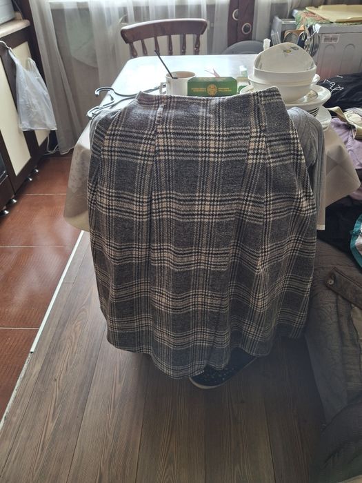 Классное платьице и юбка.