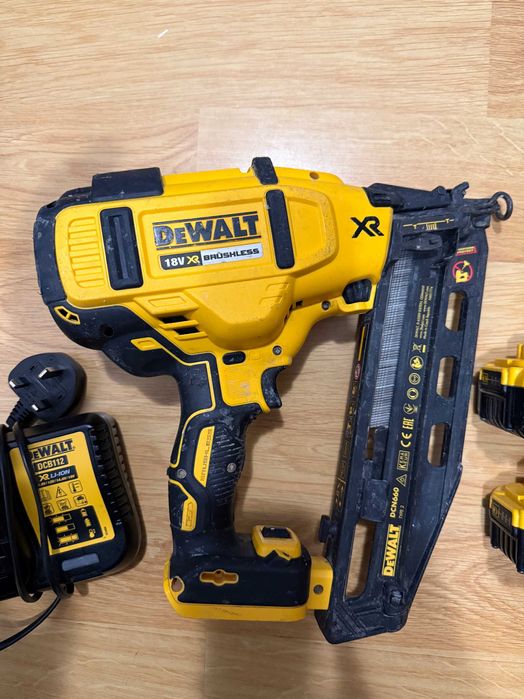Dewalt DCN660 Такер