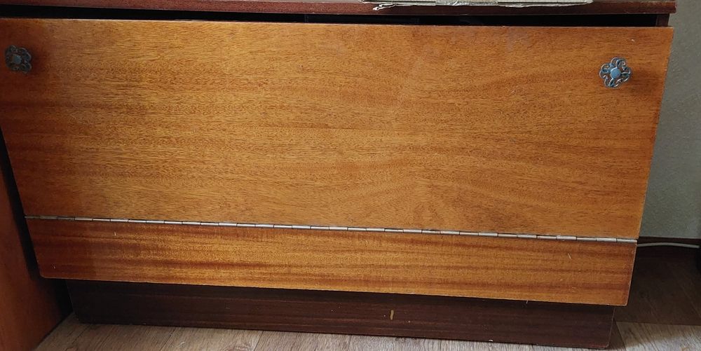 Тумба б/у в хорошом состоянии