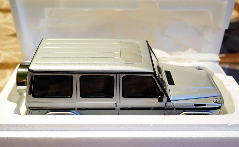 Mercedes-Benz G-Class Autoart 1/18