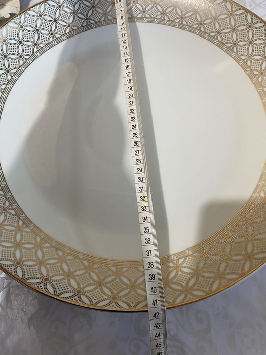 Продам сервиз столовый